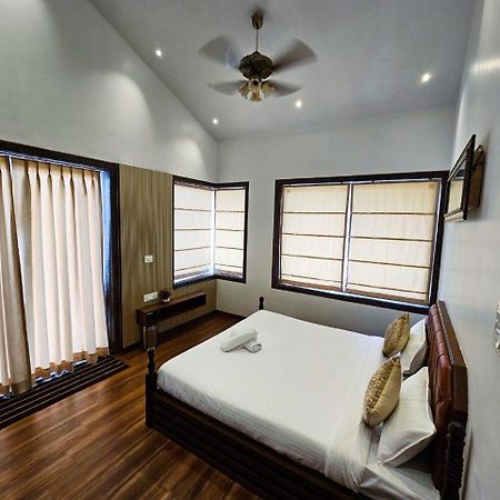 Premium Chalet Lonavala Esterno foto