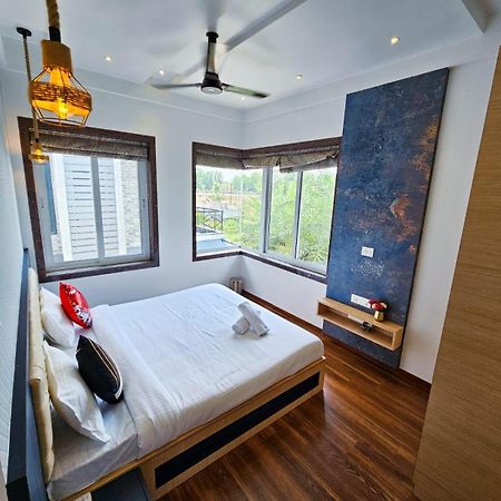 Premium Chalet Lonavala Esterno foto