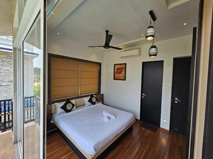 Premium Chalet Lonavala Esterno foto