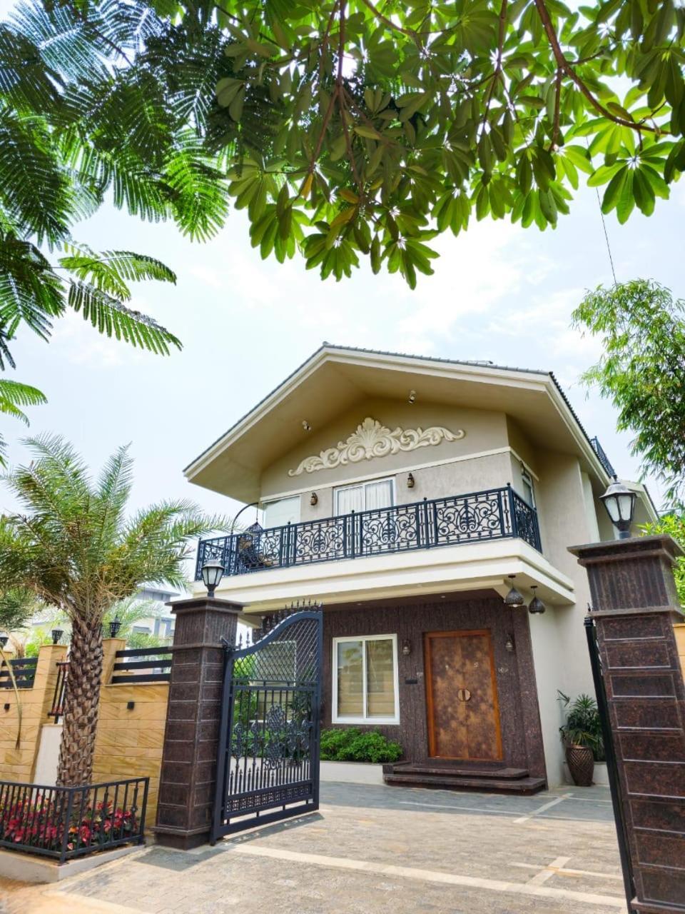 Premium Chalet Lonavala Esterno foto